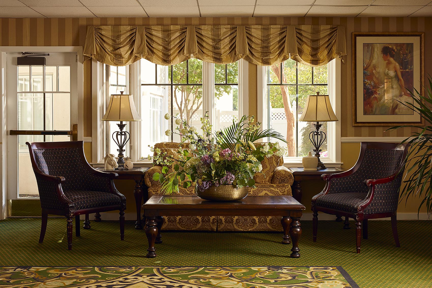 Elegant seating and floral arrangement in the living room