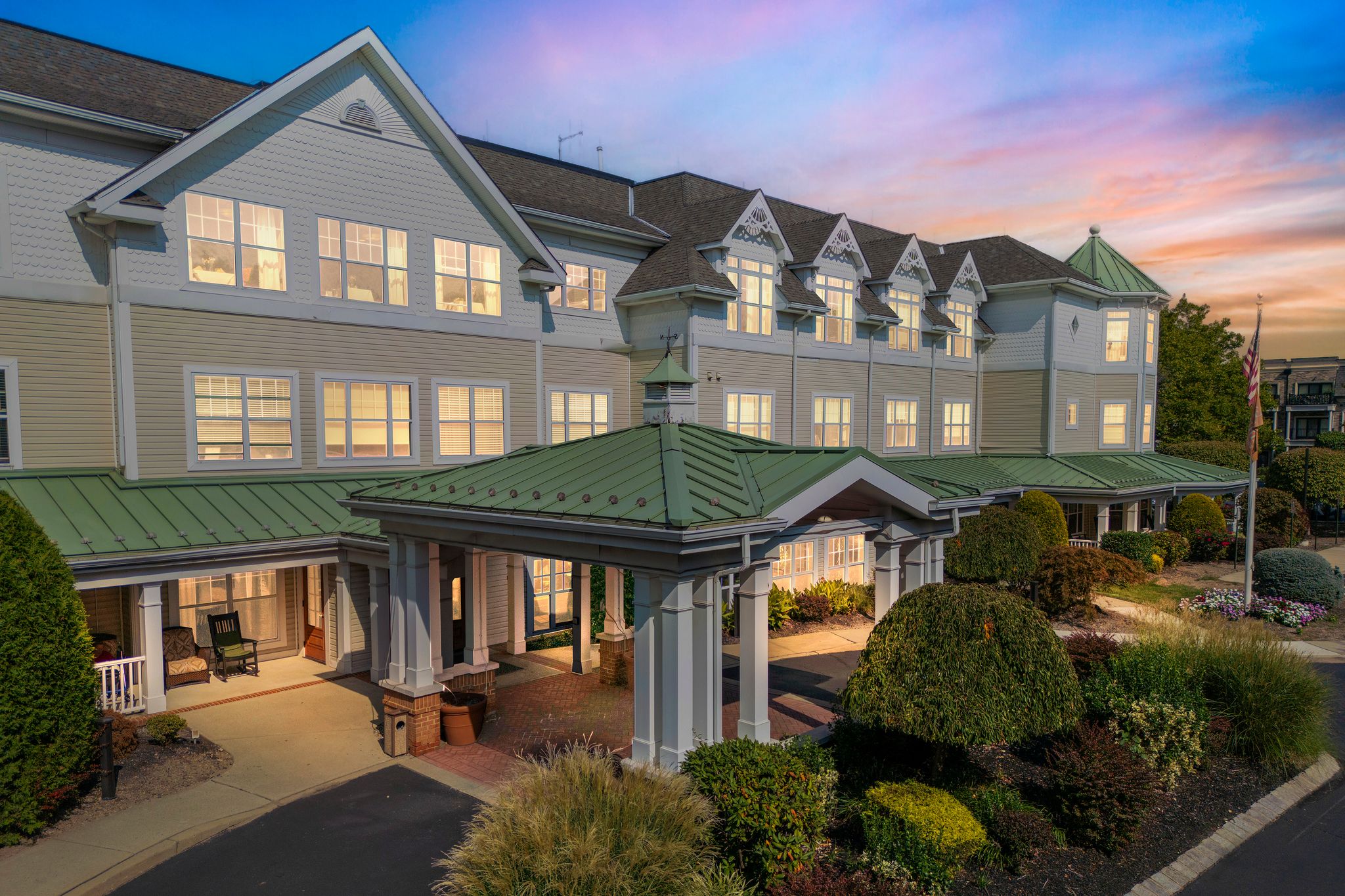 The outside of Sunrise of Edgewater in Edgewater