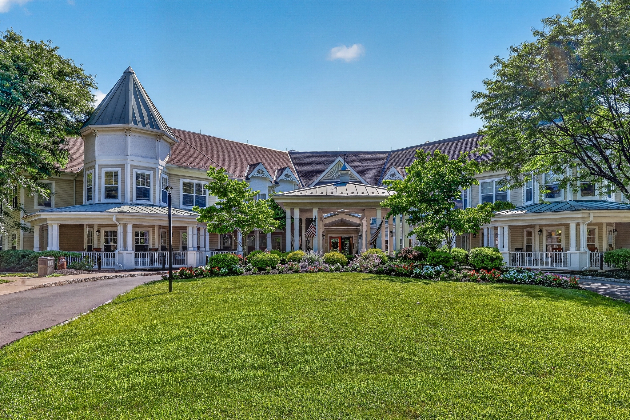 The outside of Sunrise Assisted Living of Wayne in Wayne