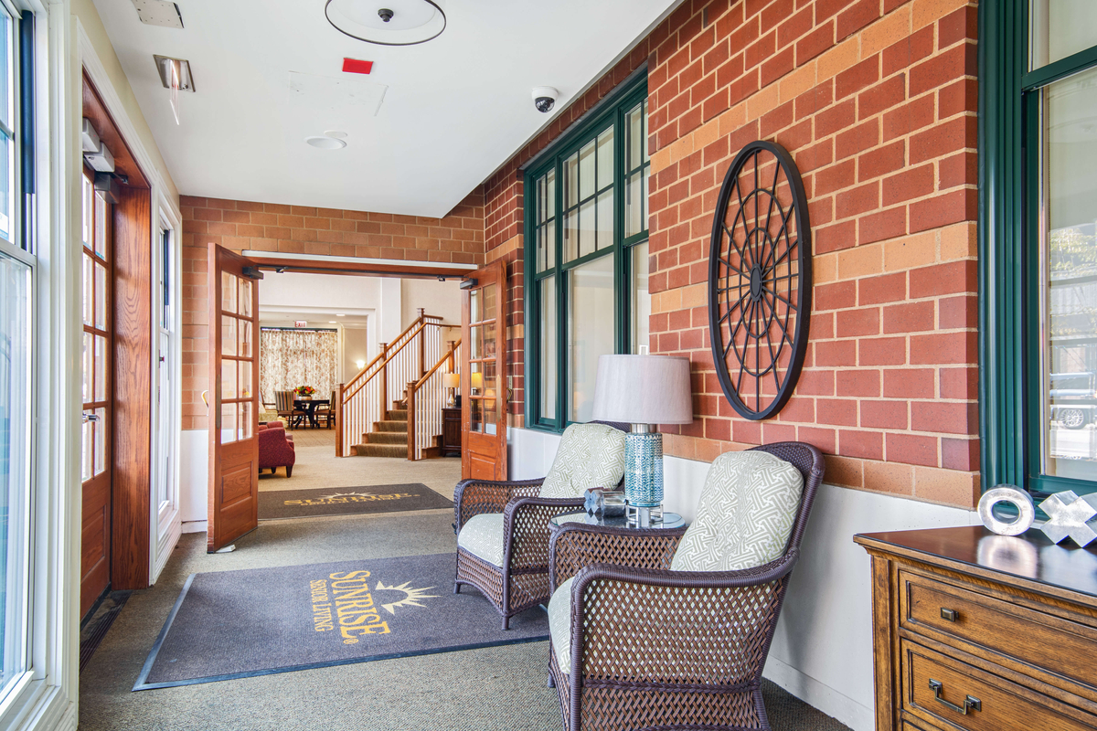 The outside of Sunrise Assisted Living of Old Tappan in Old Tappan